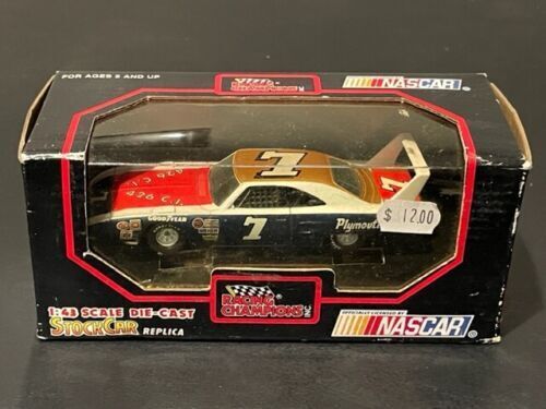 1/43 Nascar Dan Gurney Riverside Spark Plymouth Superbird 42 1/43 Nascar Dan Gurney Riverside Spark Plymouth Superbird 42