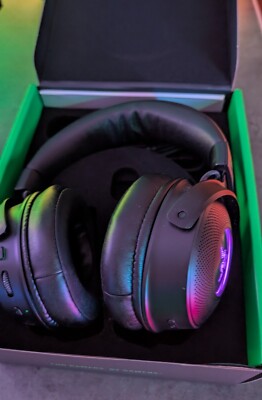 Razer Kraken V3 Wireless Over-Ear 7.1 Surround Sound Gaming Headset - Black
