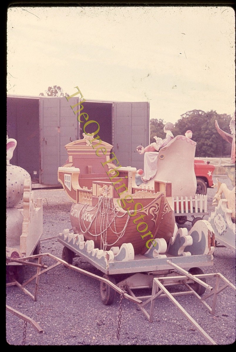 Mills Bros Circus Captain Hook Boat Wagon Parade 1960s 35mm Slide