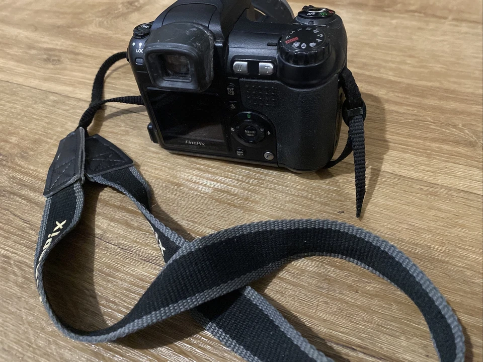 Fujifilm FinePix S Series S5200 5.1MP Digital Camera - Black, photo 3 of 5
