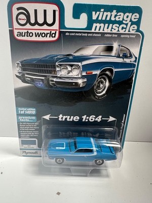 AUTO WORLD VINTAGE MUSCLE 1973 PLYMOUTH ROAD RUNNER 1/64 BESCHÄDIGTE KARTE