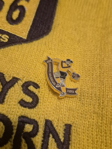 Bufanda de membresía Hawthorn Hawks 2013 año '56' con insignias de Premier League e Museum - Imagen 7 de 7