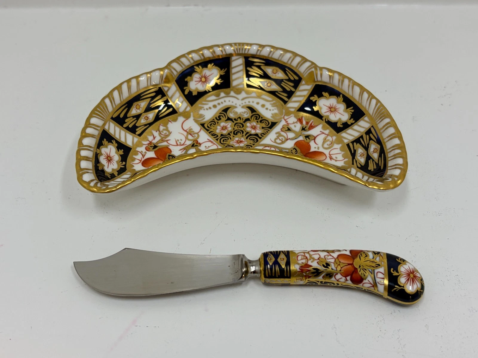Royal Crown Derby England Imari Hand Painted Crescent Butter Dish Knife 2451