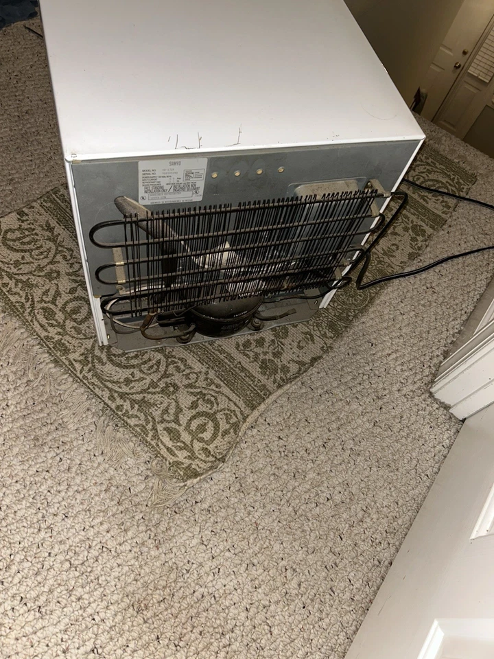 Mini Nevera - Nevera Compacta Sanyo. Solo recogida local Foto 2 de 4