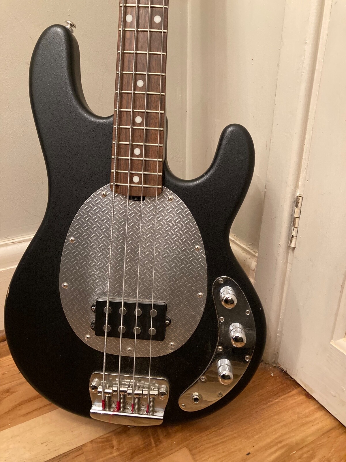 Ernie Ball Music Man SUB Bass USA Textured body Bass Guitar same make