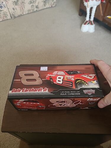 2007 Action Dale Earnhardt Jr Budweiser #8 1/24 Scale Die Cast With Box CR000044