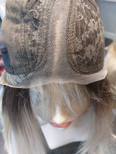 Lace Blonde Bob - Picture 5 of 5