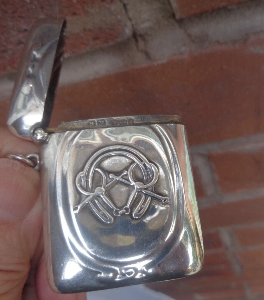 Edwardian Stg. Silver Vesta Match Safe h/m 1906 Horseshoe  Hunting Horse Riding - Image 3 of 4