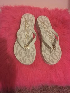 kors slippers