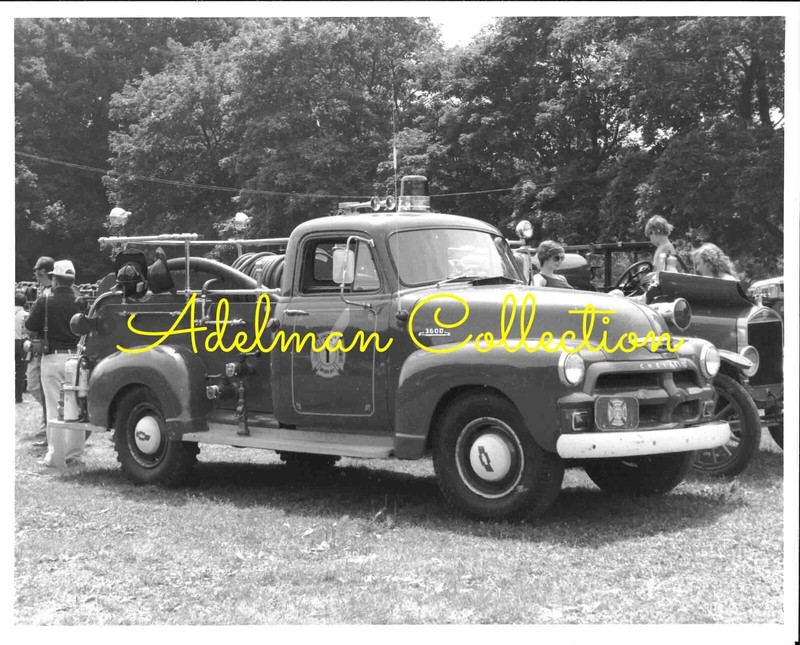 NY4016 8x10 Photo Edgewater Park FD Bronx NY 1954 Chevrolet
