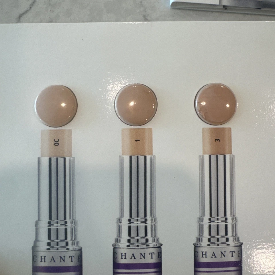 3 barras Chantecaille Real Skin+ ojos y rostro a tono 0C, 1, 3 muestras Foto 3 de 4