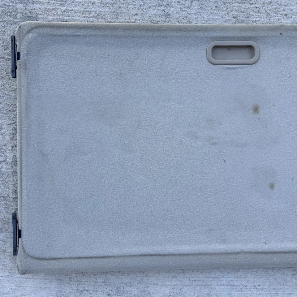 GMC Yukon Tahoe Suburban 2001-2006 techo corredizo cubierta de sombra beige tostado OEM 15061664 Foto 3 de 4