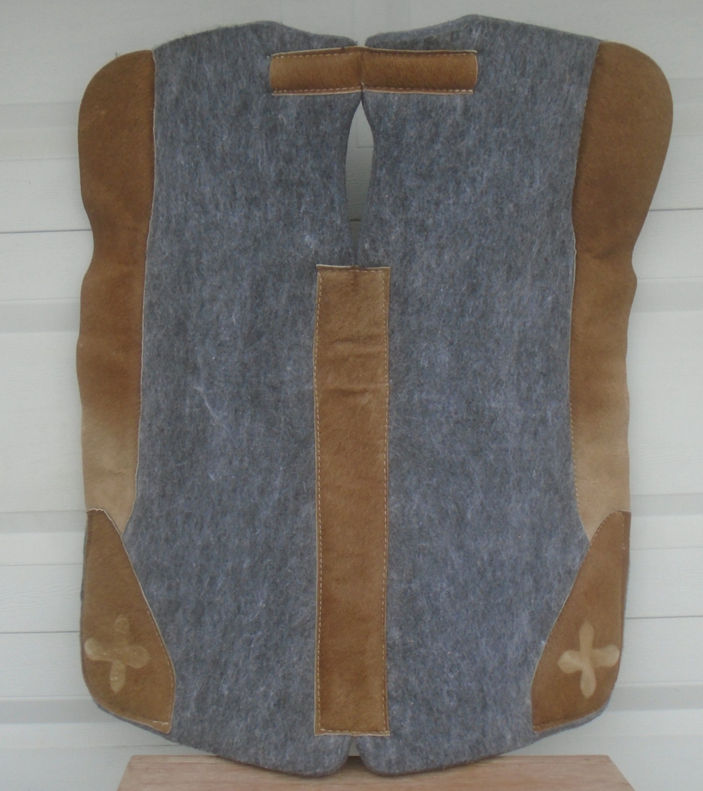 HIGH QUALITY 1-1/4" Wool Saddle PAD~CROSS Cowhide Trim~Best Ever Kush?~USED 2x