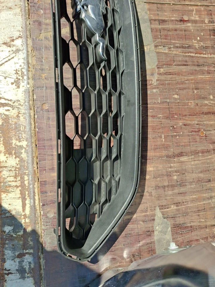 Parrilla de parachoques delantero Ford Mustang 2015-2017 Foto 4 de 4