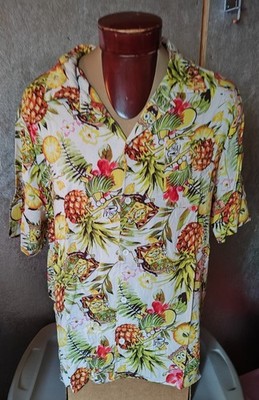 Spongebob button down shirt XL tropical yellow pineapple Sandy Cheeks Patrick