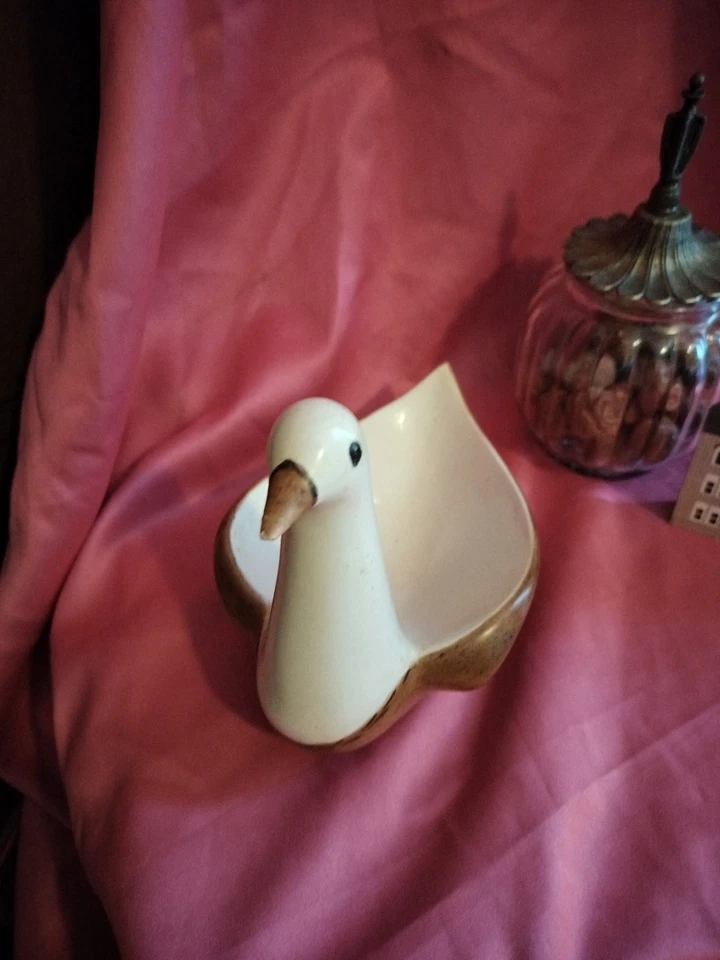 Surtido Baño Colección Nic Nacs Un Jabonero, Un Contenedor de Jabón, Un Estante Siento Foto 2 de 4