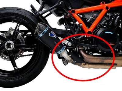 ROSTFREIE STAHLABFLUSSANPASSUNG FÜR KTM SUPER DUKE 1390 R 2024-2025