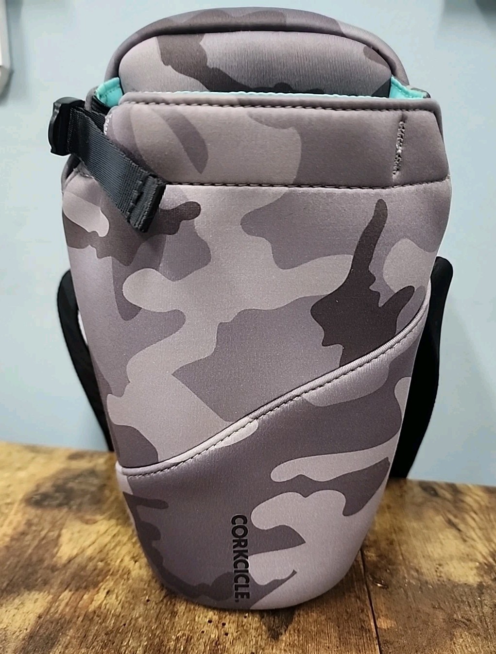 New Corkcicle Crossbody Water Bottle Sling Bag Soft Camouflage Lightweight 9x5x5