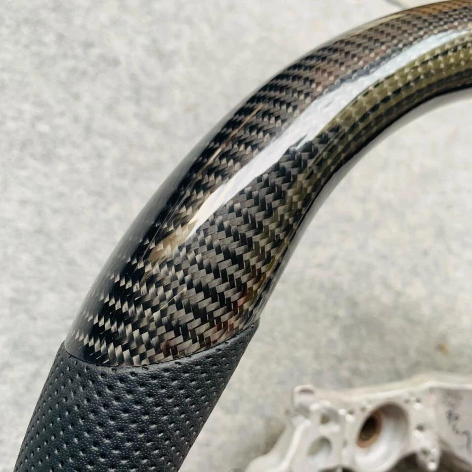 Anillo rojo del volante de fibra de carbono para Toyota Camry 2011-2014 con 4 radios Foto 4 de 4