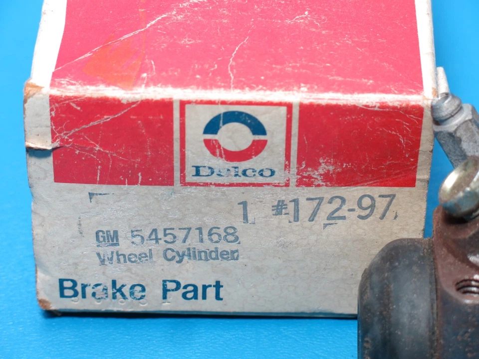 Cilindro de rueda de freno trasero NOS GM Delco 1966-1972 Chevrolet C20 K20 LH 5457168 Foto 2 de 4