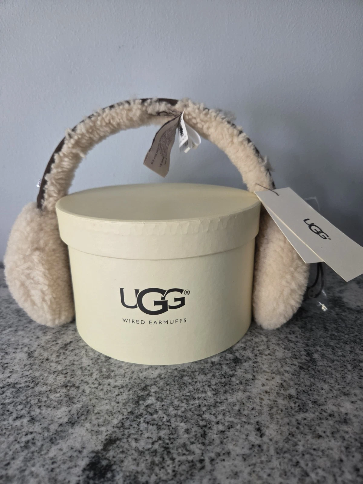 UGG Australia Women’s Shearling Sheepskin Wired AUDIO Earmuff Chestnut NEWw/ BOX
Opens in a new wind