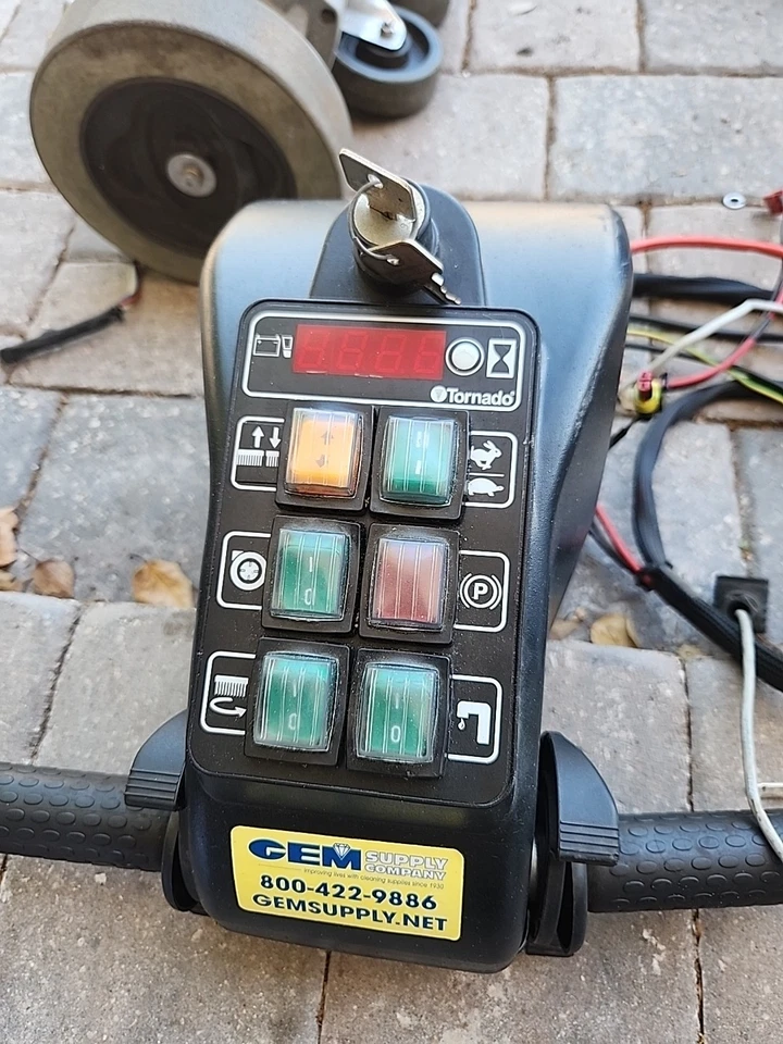 Tornado Scrubber ONLY PARTS  99792 24 V 1630 W S/N 2017003438 - Image 3 of 4