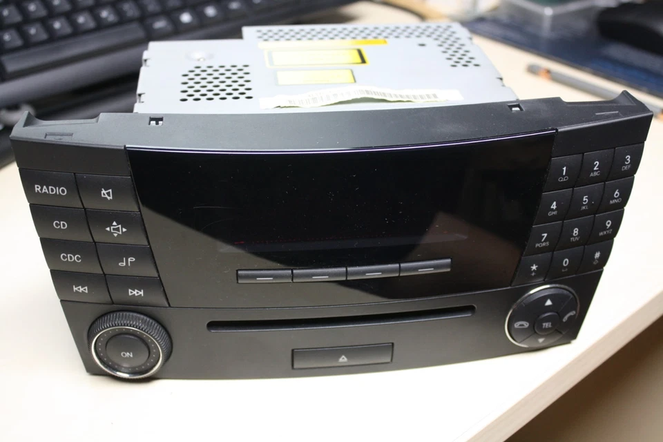 Mercedes E-Klasse W211 Autoradio Radio Audio 20 MF2311 A2118209889 - Bild 4 von 4