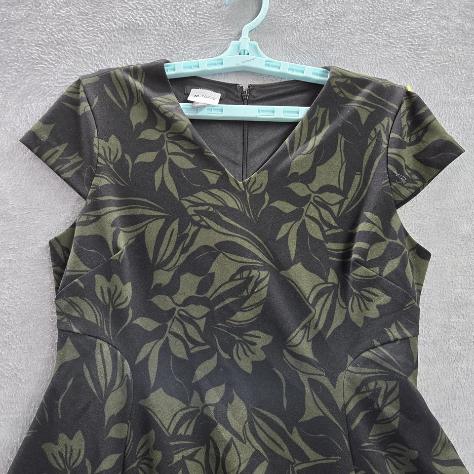 Vestido de mujer Alfani 8P negro floral calce y acampanado manga corta Foto 3 de 4