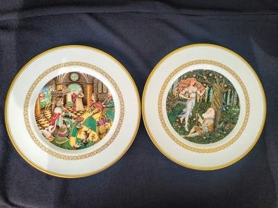 2 dekorative Sammelteller  King Arthur    Royal Worcester Fine Bone China, Engl