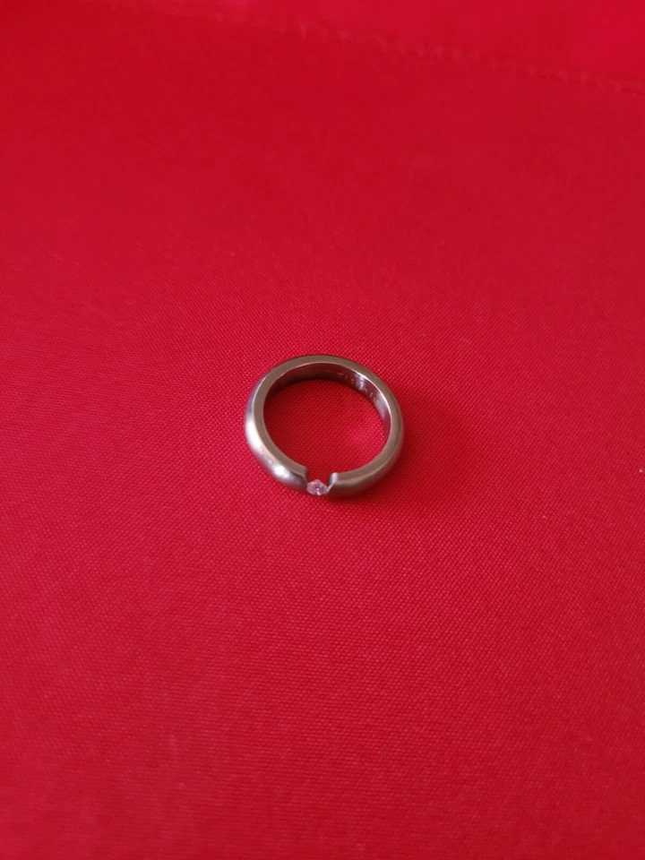 ЖЕНСКОЕ ТИТАНОВОЕ ОБРУЧАЛЬНОЕ КОЛЬЦО TRITON С БРИЛЛИАНТОМ - Изображение 3 из 4