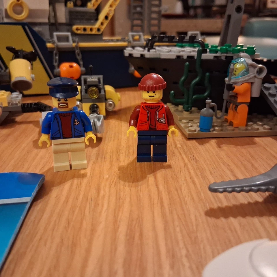 LEGO City: Deep Sea Exploration Vehicle 60095 (2015) Retired 99% complete - Image 3 of 4