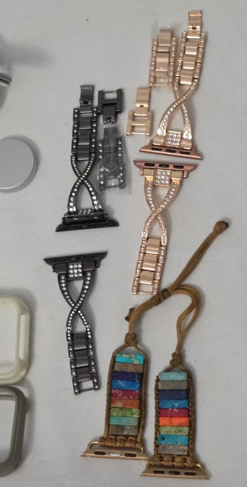 Apple Watch Series 8 Aluminio y Cerámica 41 mm Estuche con Correas y Accesorios Foto 3 de 4