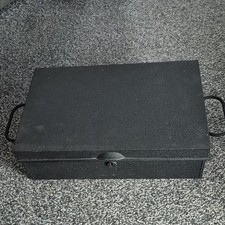 Vintage Victa schwarze Metall Urkunde / Dokumentenbox mit Tragegriffen und Schlüssel