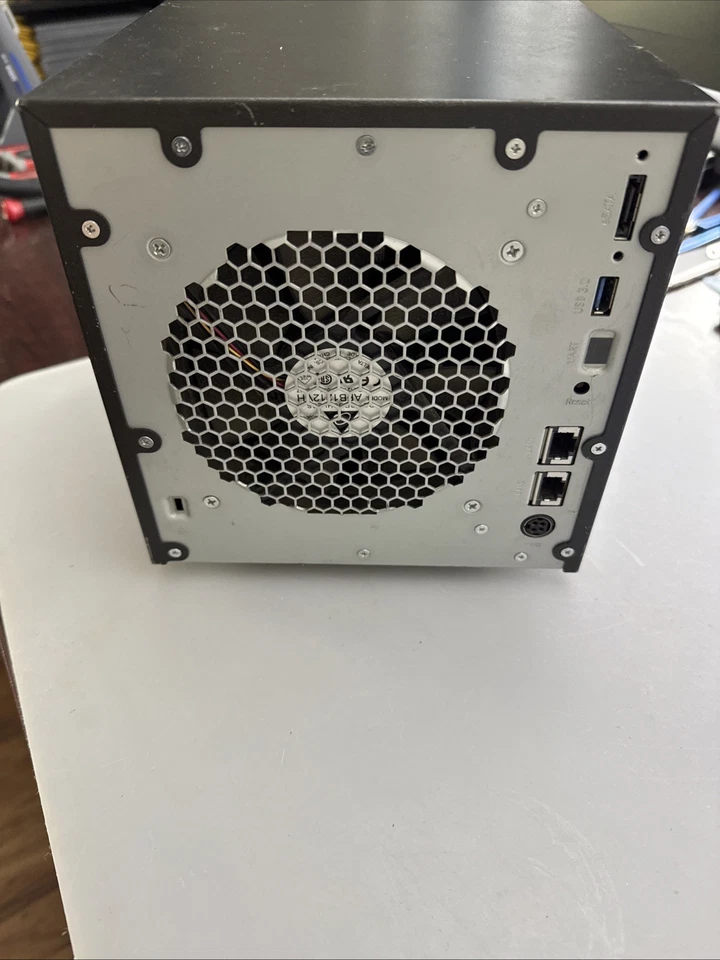 NETGEAR ReadyNAS 424 NAS server Network Attached Storage - RN424 RND-4G - Image 4 of 4