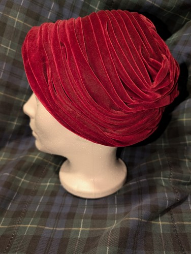 vtg maroon velvet hat Sally Victor for Hutzler Brothers Baltimore