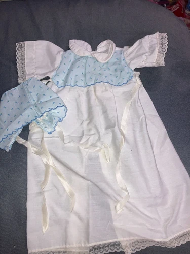 Vintage Cabbage Patch Kids/Doll Clothes - White/Blue Preemie Gown (121)