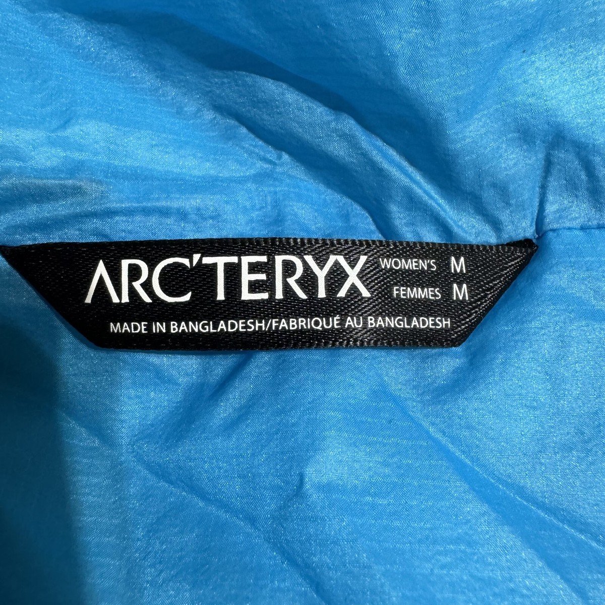 arcteryx womens size m blue hooded full zip insulated puffer