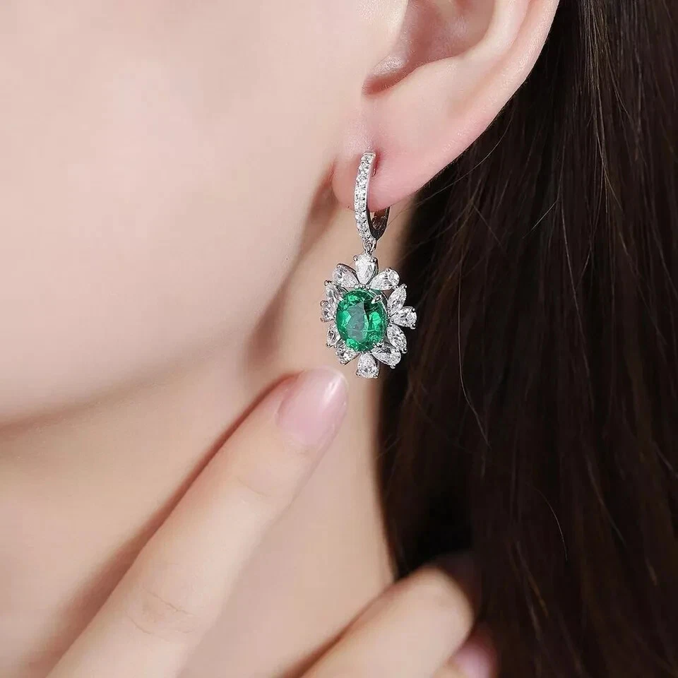 Pendiente de diamantes esmeralda colombiana natural ovalado de 7,42 quilates de oro blanco real de 14 quilates Foto 4 de 4