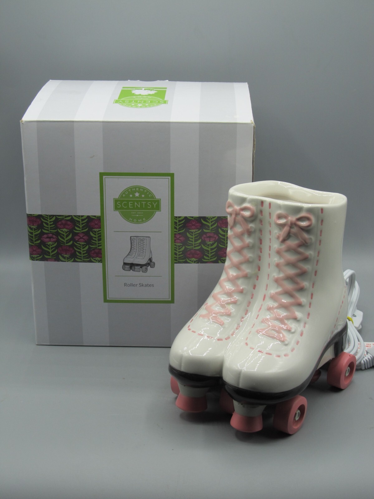 Scentsy Retro Roller Skates Element Wax Warmer Pink And White Skating