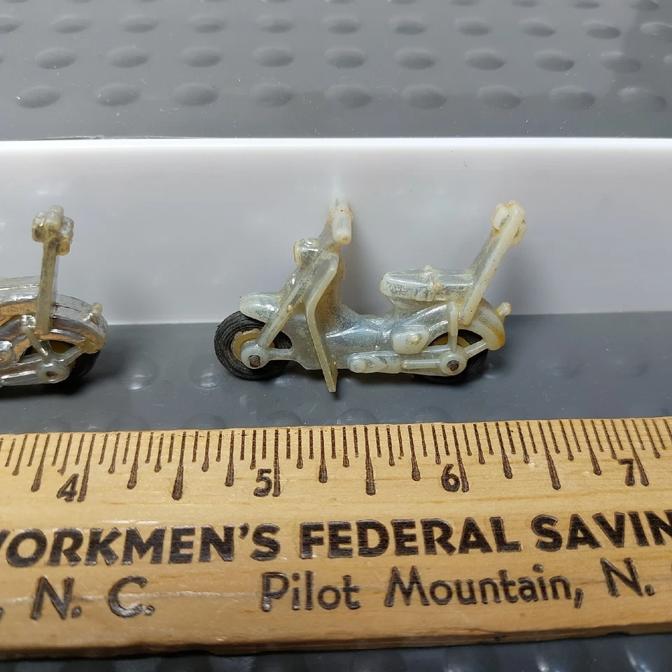 3 - Scooter Honda Cub Tootsietoy años 60 con barra Sissy plástico miniatura cromo  Foto 4 de 4