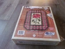 NATIONAL YARN CRAFTS LATCH HOOK KIT R025 A ROSE 20" X 27" BOX SEALED