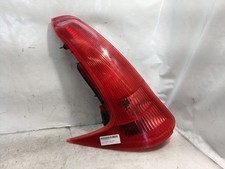 RÜCKLEUCHTE AUßEN LINKS / 206377 FÜR PEUGEOT 206 SW *