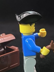 LEGO Pirates Minifigure pi005  Blue Coat 1989 Eyepatch 6279 6285 Barracuda Chest