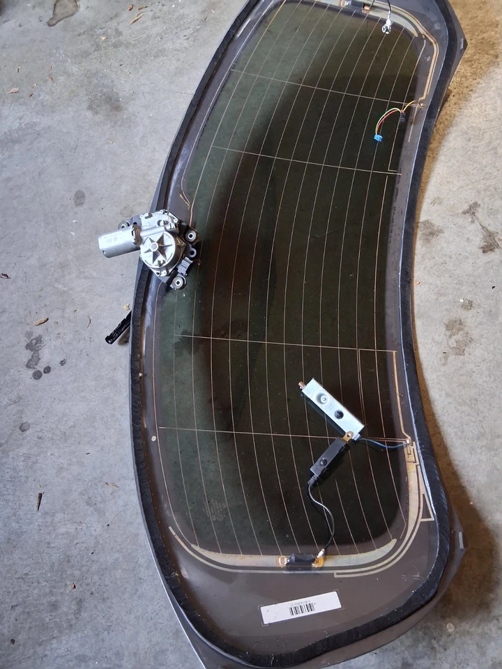 适用于 2015 - 2019 梅赛德斯奔驰 GLA45AMG 2015 - 2020 GLA250 后窗后玻璃 — 第 3/4 张图片