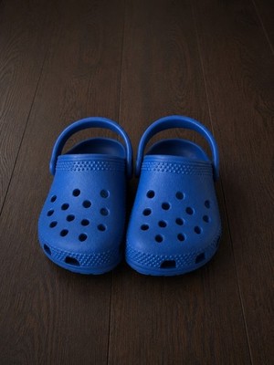 Kids Crocs C2-3  In Royal Blue NEW IN BOX SUMMER SANDALS UNISEX