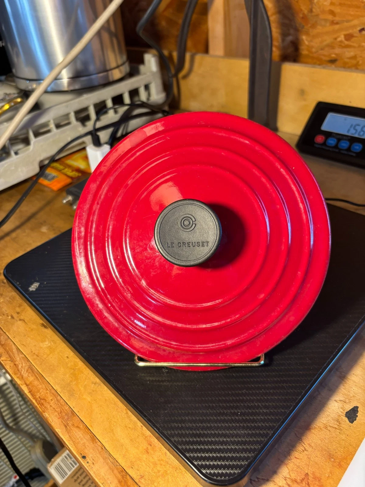 Le Creuset Signature Round Enameled Cast Iron Dutch Oven Lid Red Size B