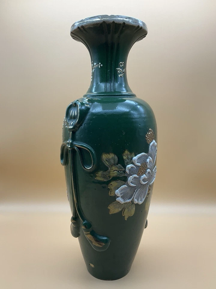 Jarrón antiguo de porcelana japonés de finales del siglo XIX período Meiji de verde y floral Foto 4 de 4