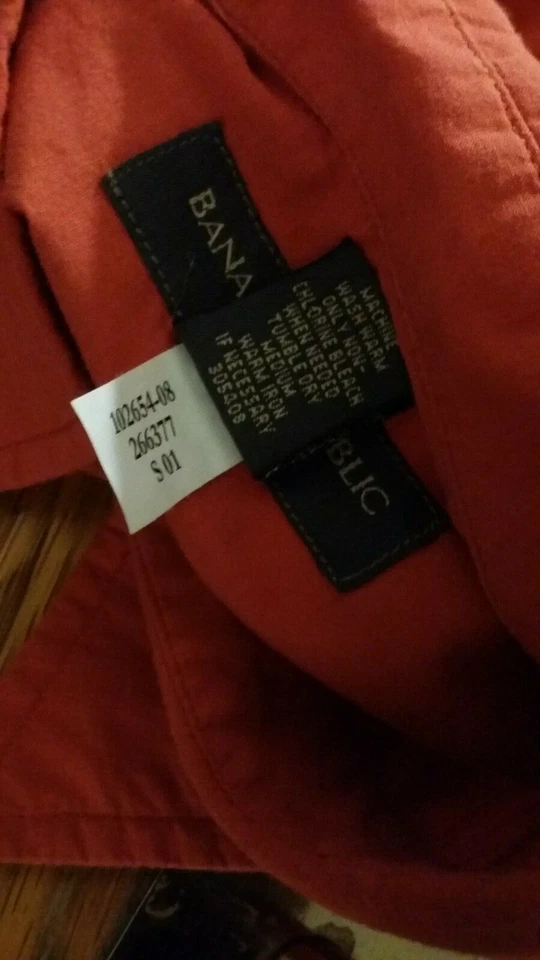 Camisa de algodón para hombre Banana Republic roja lisa relax manga corta de colección XL NUEVA SIN ETIQUETAS RARA Foto 3 de 4