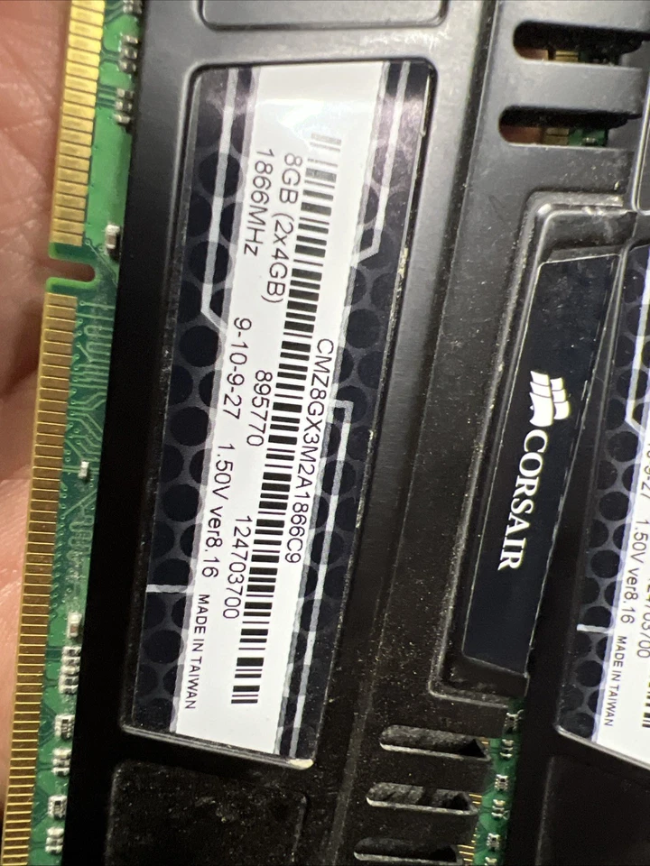 Corsair Vengeance 8GB (2x4GB) 1866MHz DDR3 SD RAM Memory (CMZ8GX3M2A1866C9) - Image 3 of 3