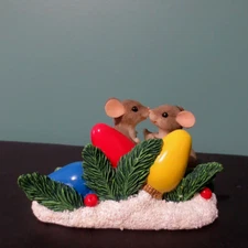 FRITZ AND FLOYD - New CHARMING TAILS Limited Edition Figurine - KISS-MAS LIGHTS